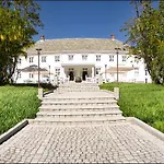 Hovde Gard Otel 4*